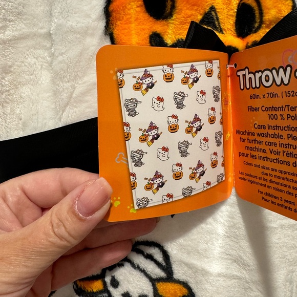 Hello kitty - Halloween throw - Picture 4 of 5